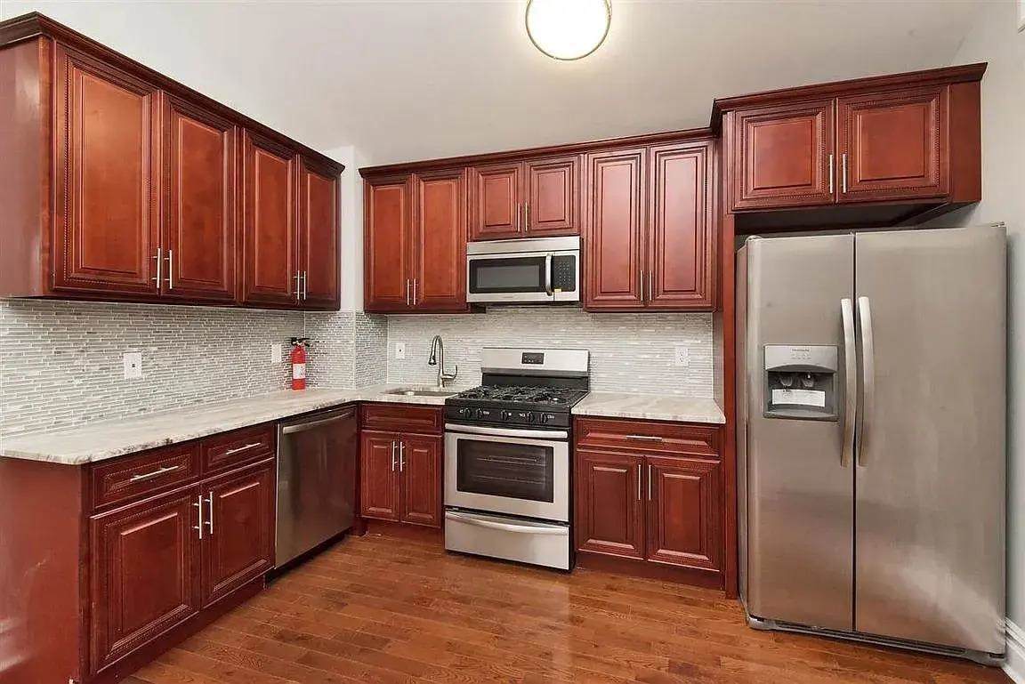 28 Van Cleef St - Photo 1