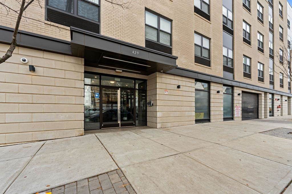 429 Bergen Ave - Photo 1
