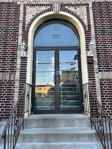 400 Woodcliff Ave - Photo 1