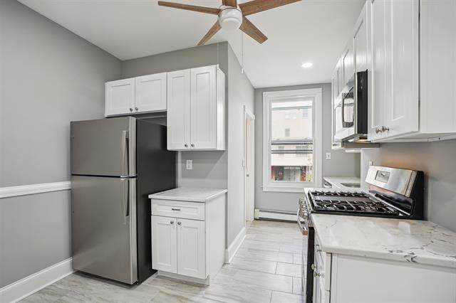 198 Griffith St - Photo 1