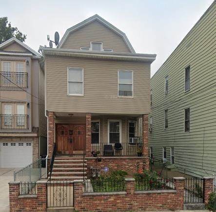 596 Adams Ave - Photo 1