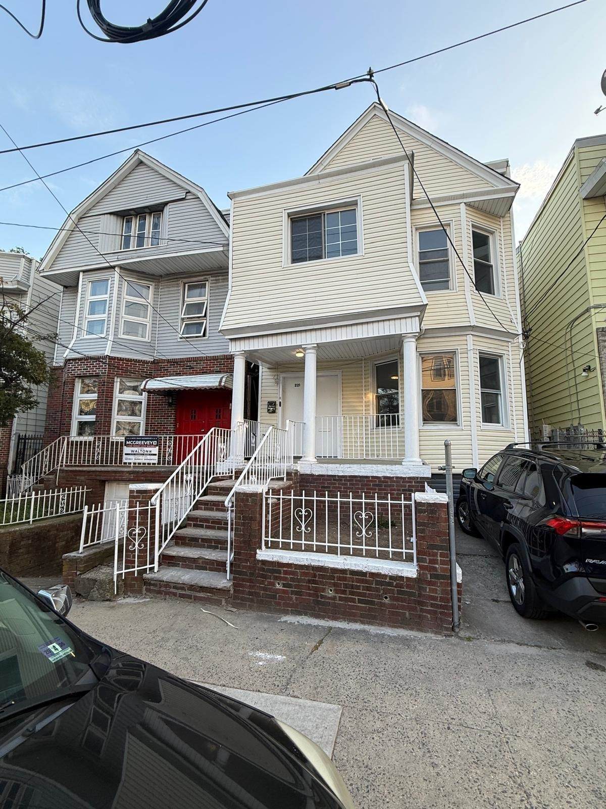 221 Wilkinson Ave - Photo 1