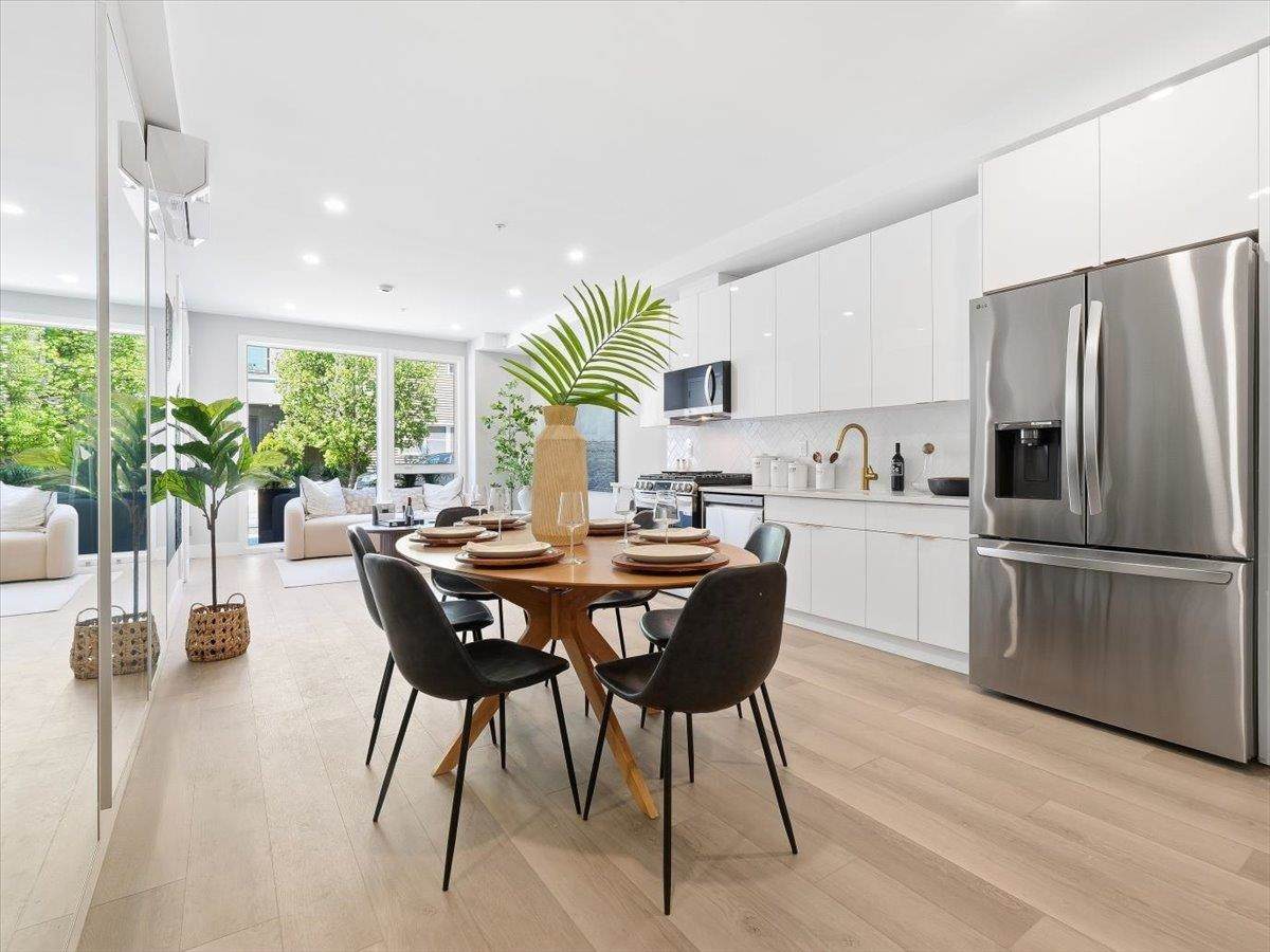 134 New York Ave - Photo 1
