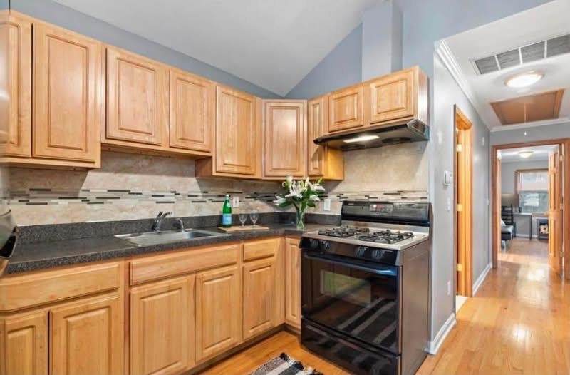 12 West 30Th St - Photo 1