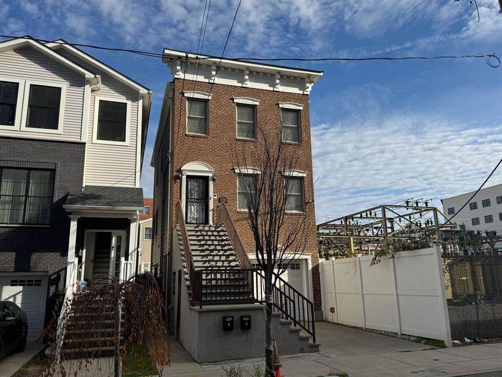 16 Fisk St - Photo 1