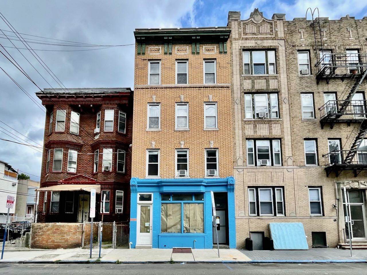 388 Baldwin Ave - Photo 1