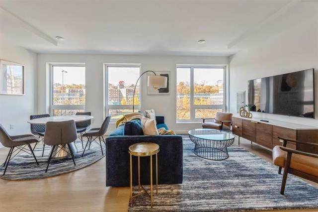 401 Jackson St - Photo 1