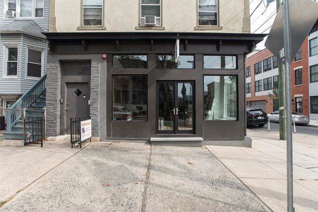 76 Bowers St - Photo 1