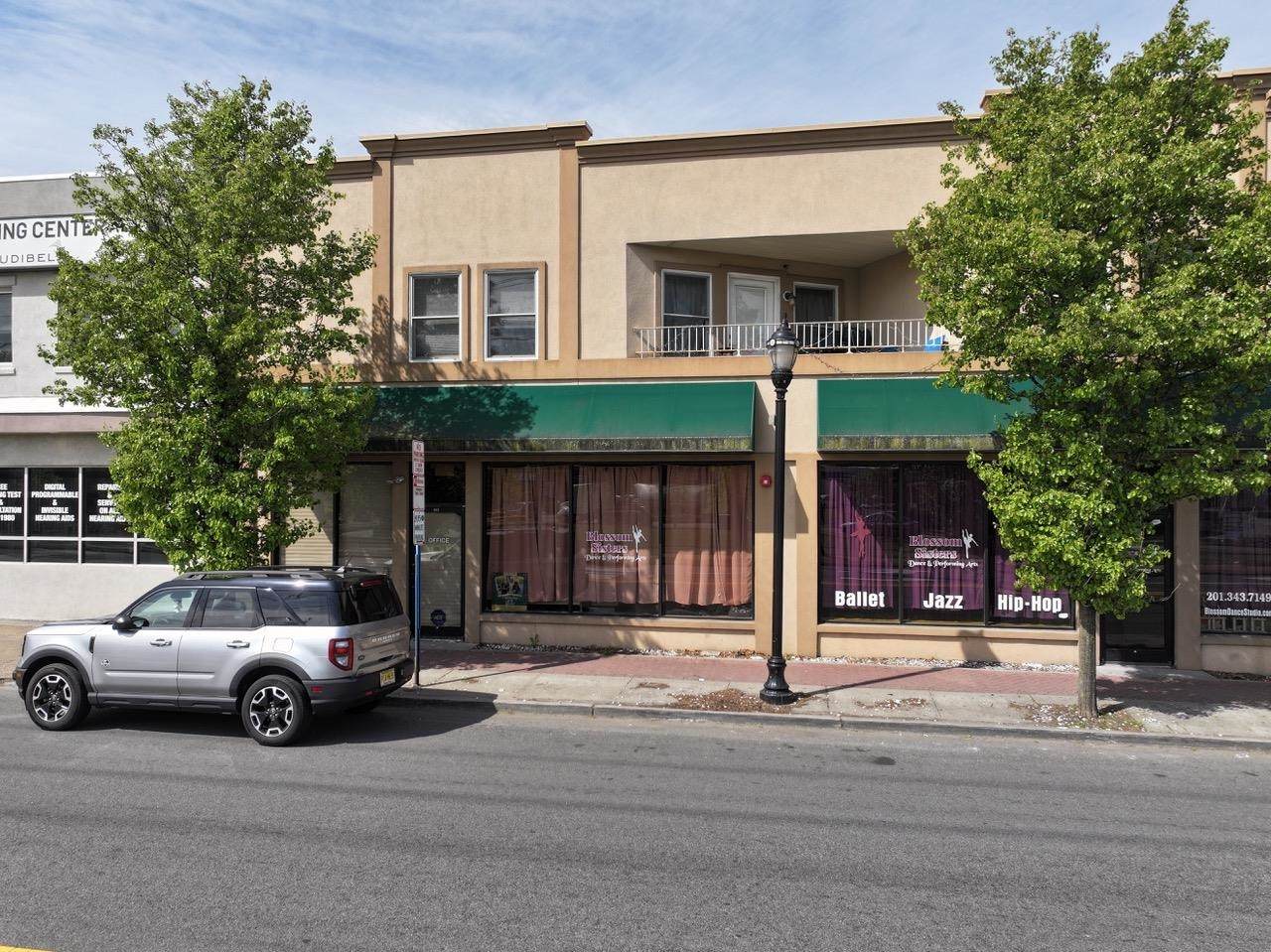 683 Main St - Photo 1