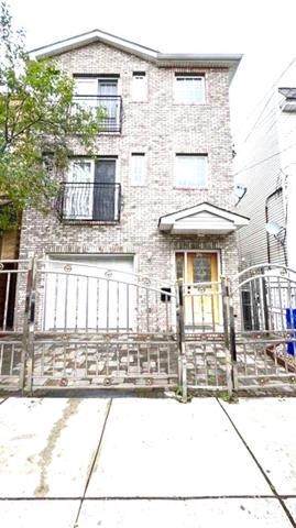 268 Grant Ave - Photo 1