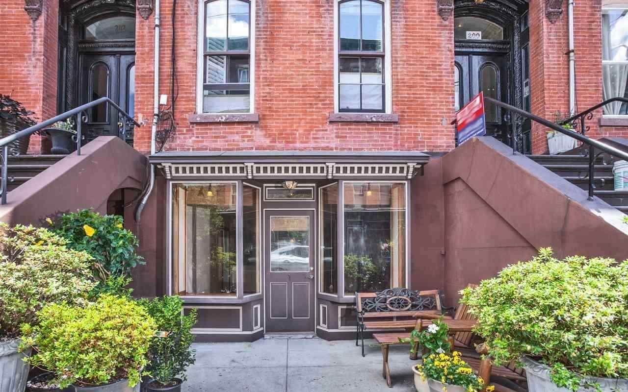 202 Warren St - Photo 1