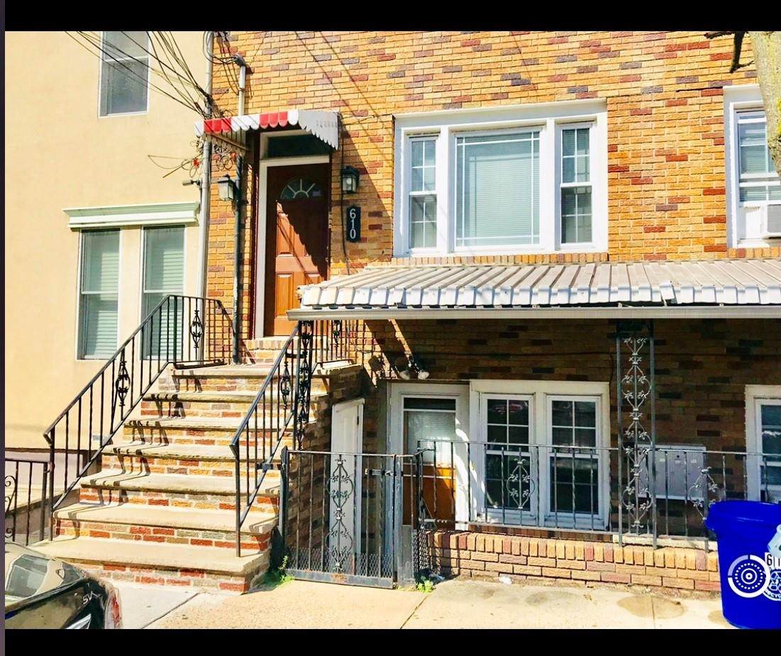 610 Grand St - Photo 1