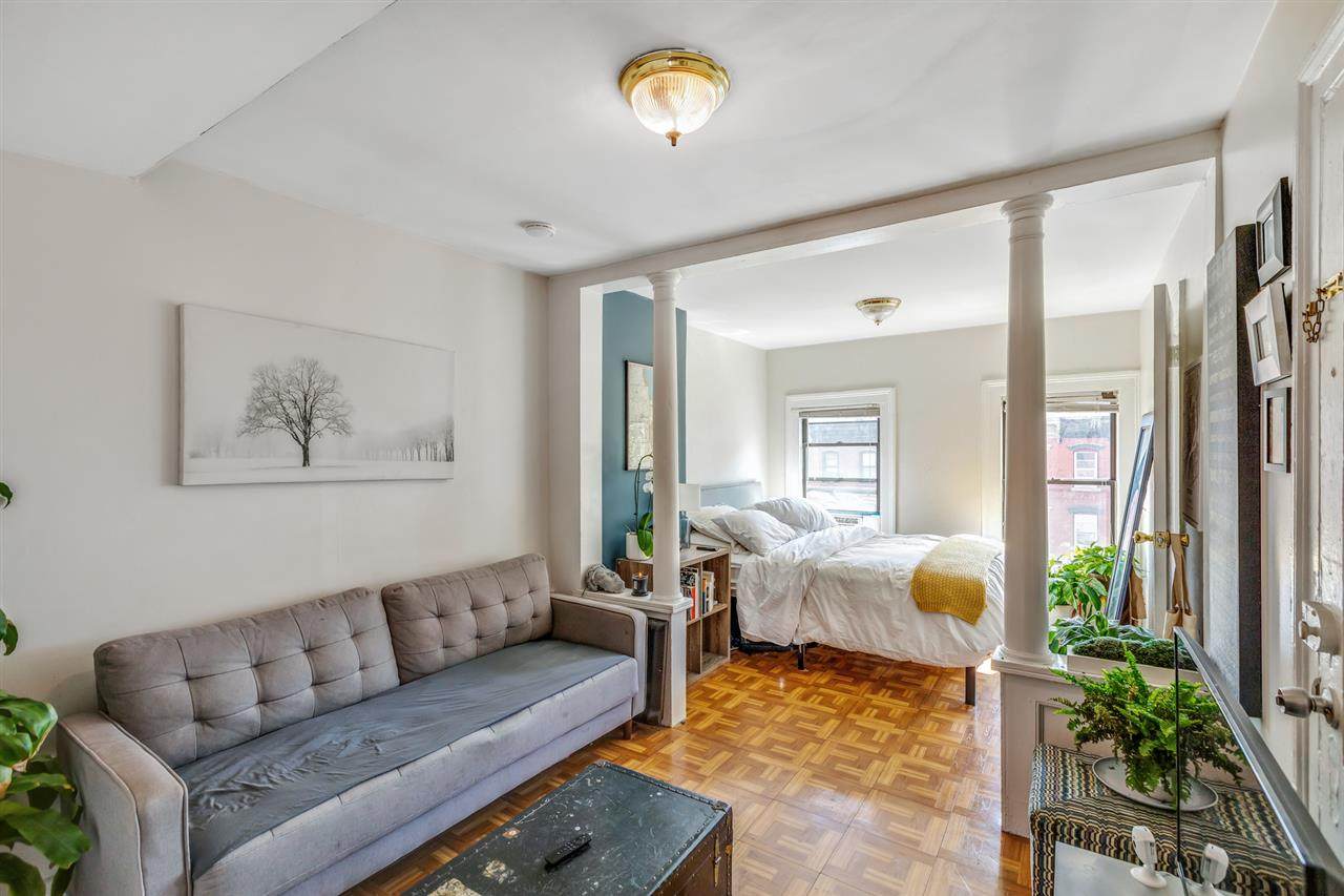 519.5 Manila Ave - Photo 1