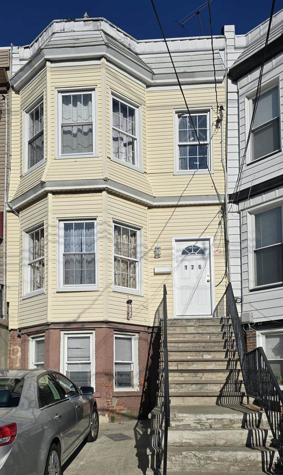 176 Arlington Ave - Photo 1
