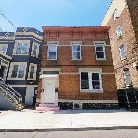 325 52ND ST - Photo 1