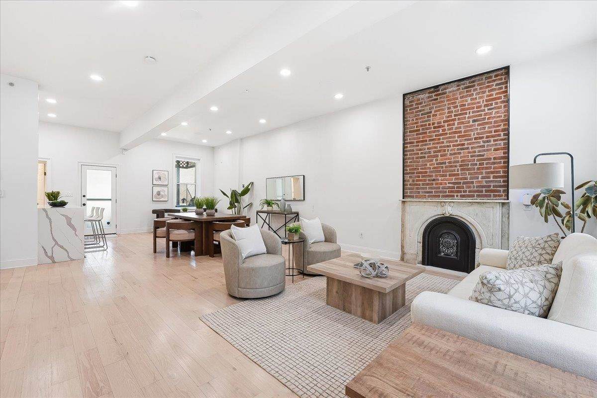 77 Erie St - Photo 1