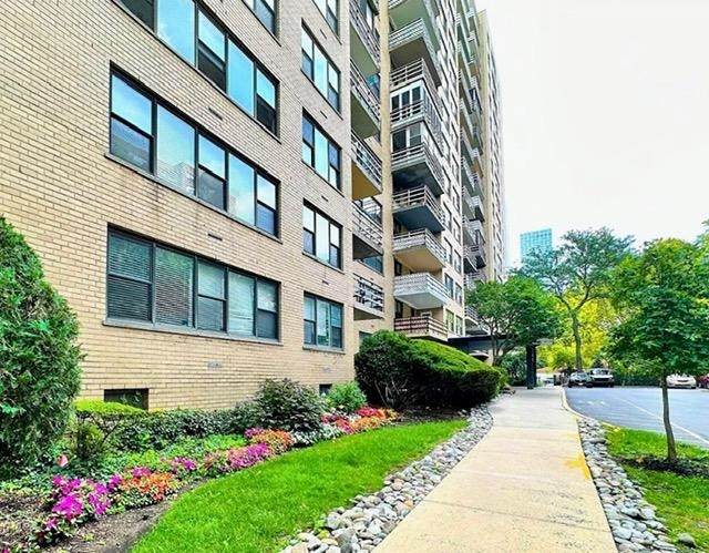 201 St Pauls Ave - Photo 1