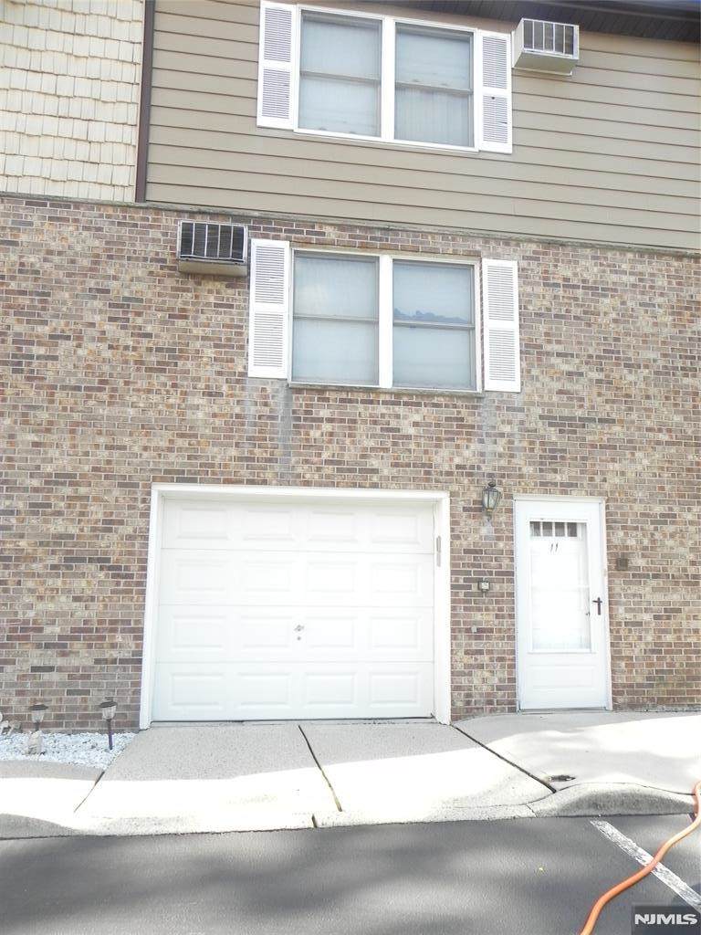 453 Liberty St - Photo 1