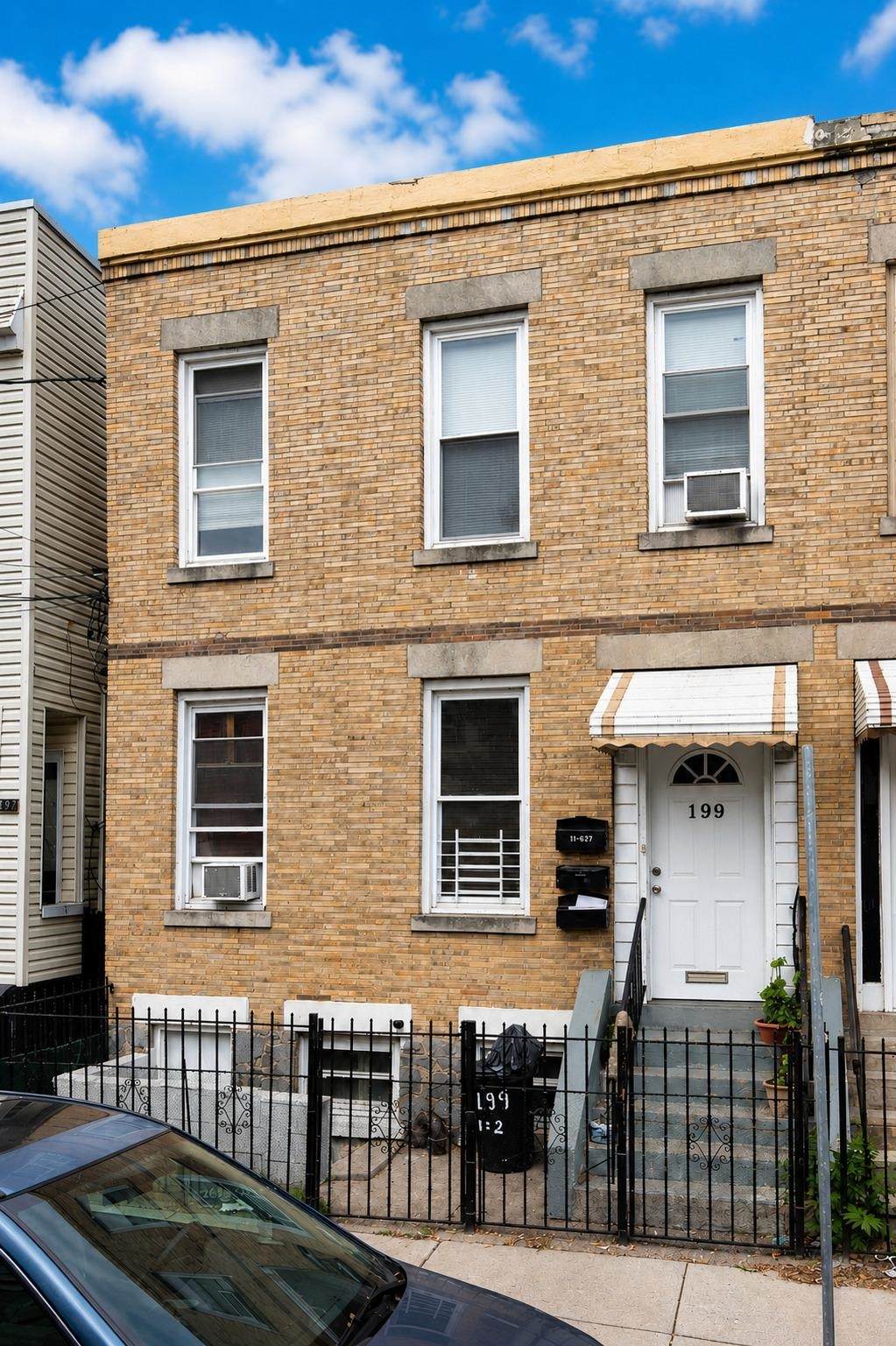 199 Freeman Ave - Photo 1
