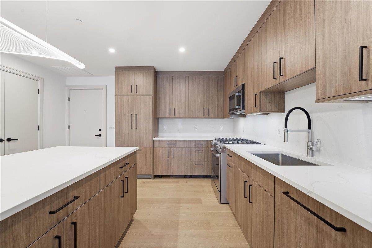 921 Madison St - Photo 1