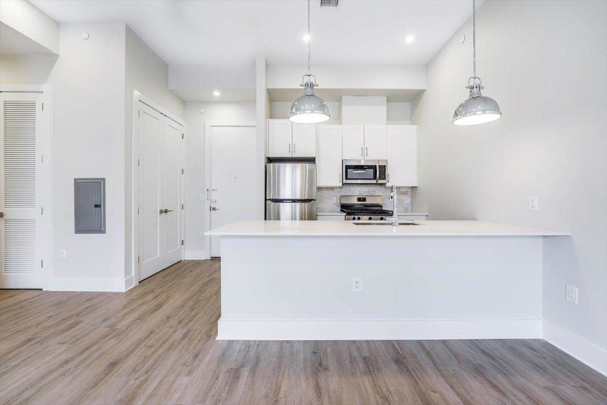 667-665 Grand St - Photo 1