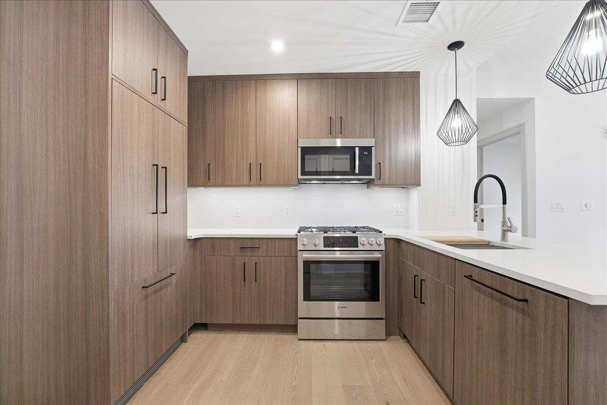 921 Madison St - Photo 1