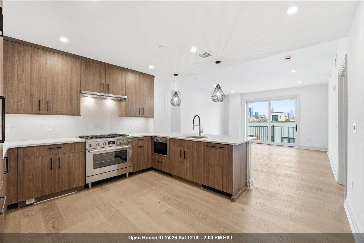 921 Madison St - Photo 1