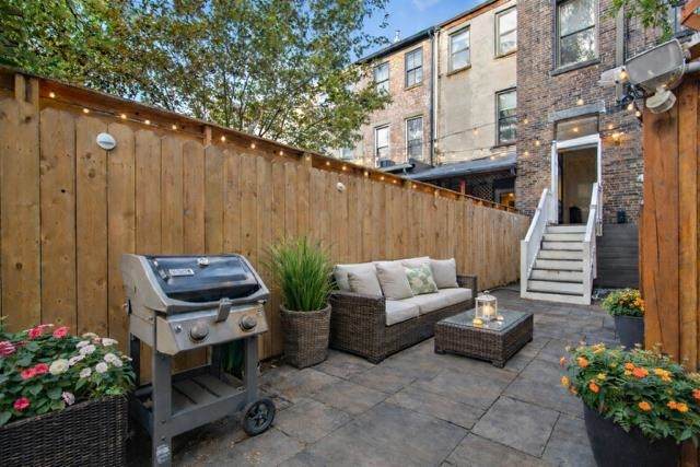 919 Park Ave - Photo 1