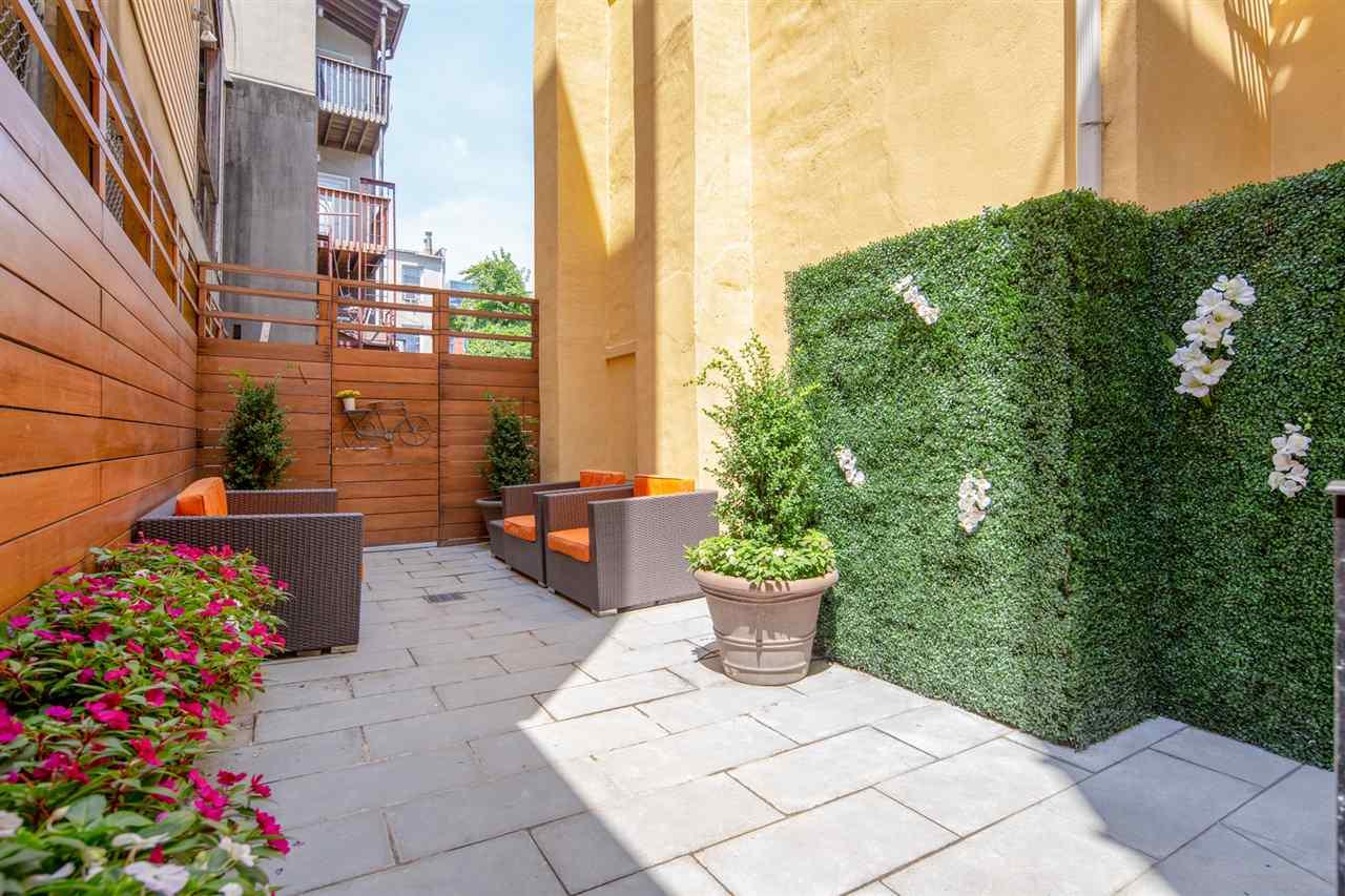 86 Essex St - Photo 1