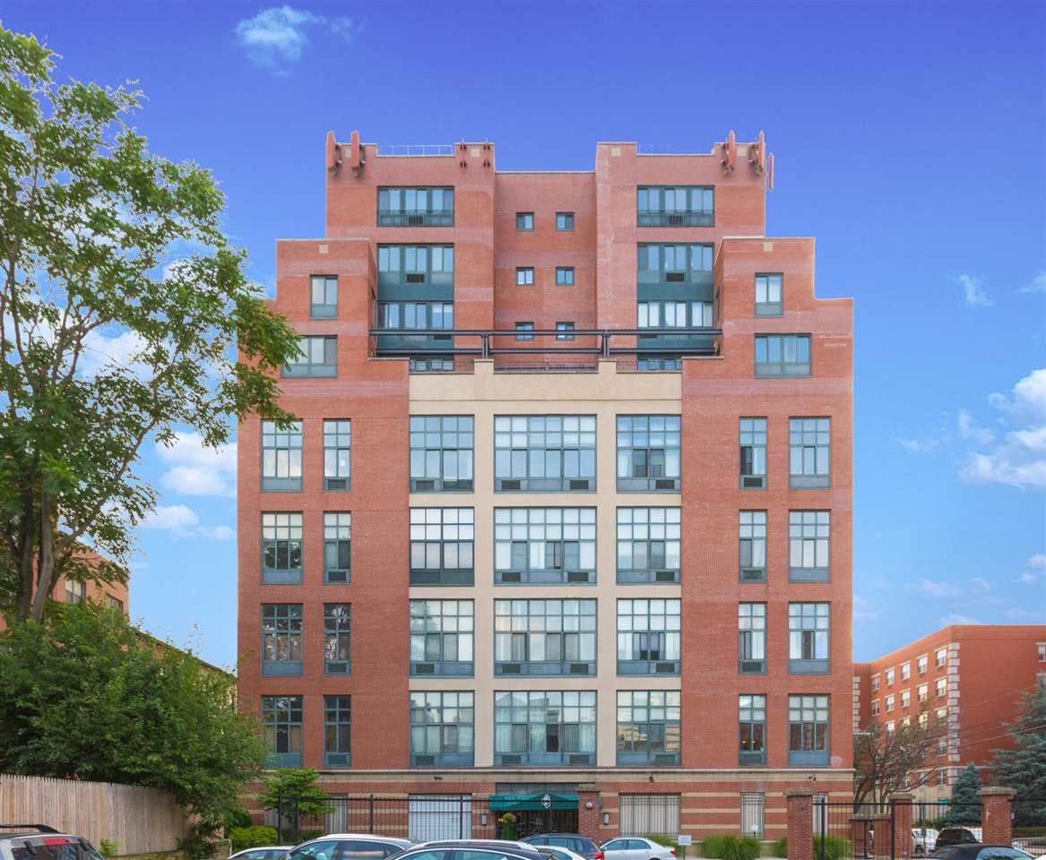 205 10TH ST - Photo 1