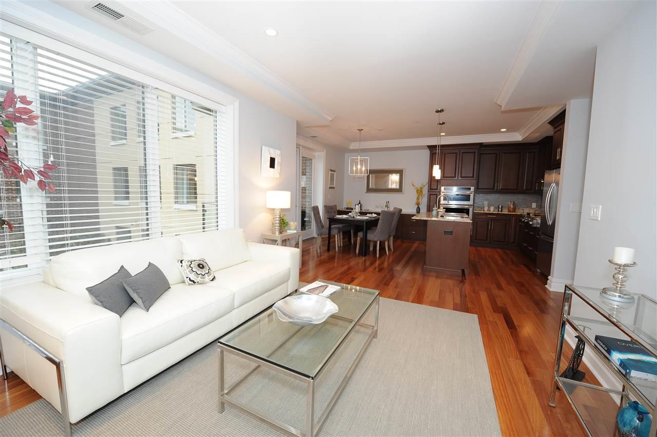 250 Henley Pl - Photo 1