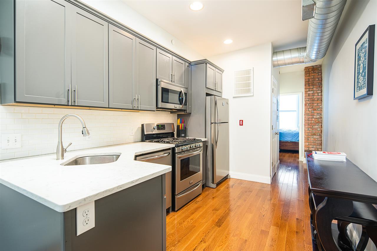 400 Madison St - Photo 1