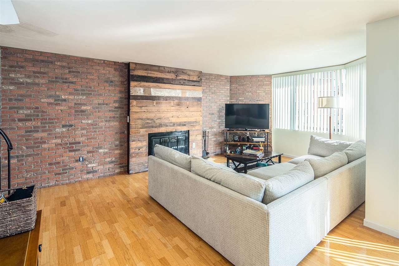 1324 Harmon Cove Tower - Photo 1