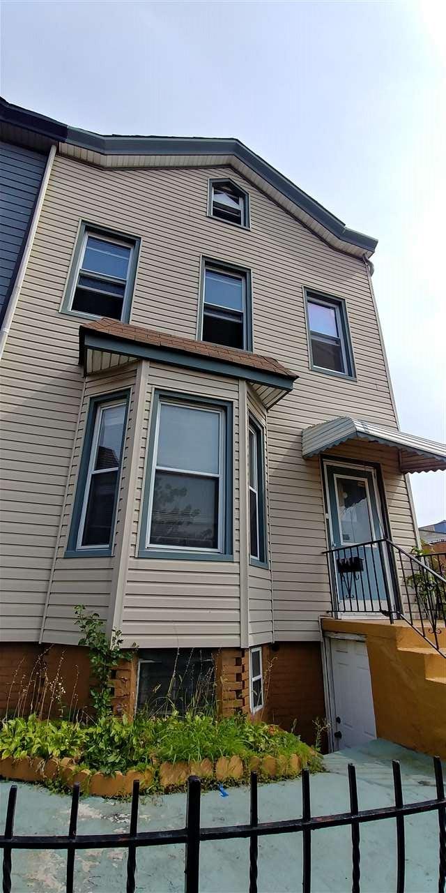 408 Westside Ave - Photo 1