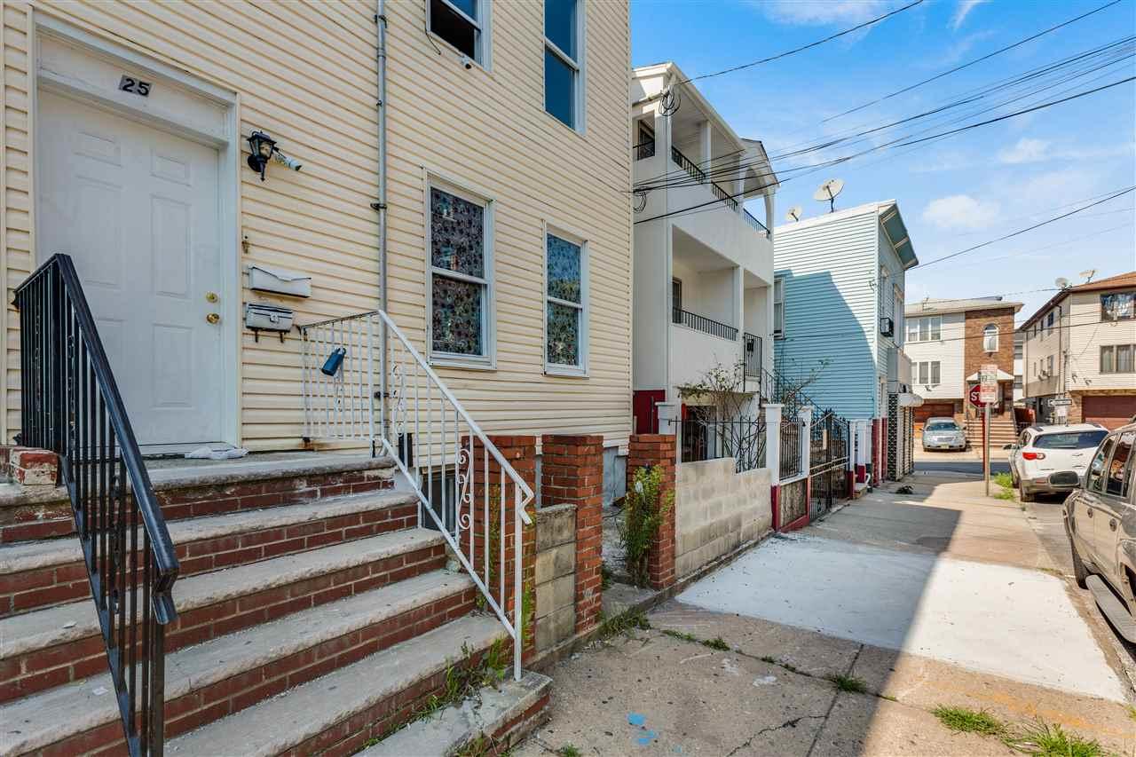 25 Weldon St - Photo 1