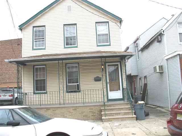 9 Silver St - Photo 1