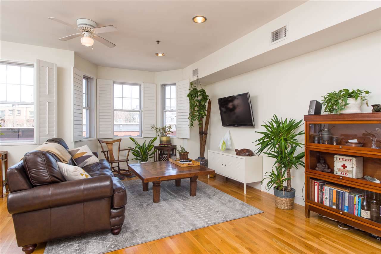 224 Willow Ave - Photo 1