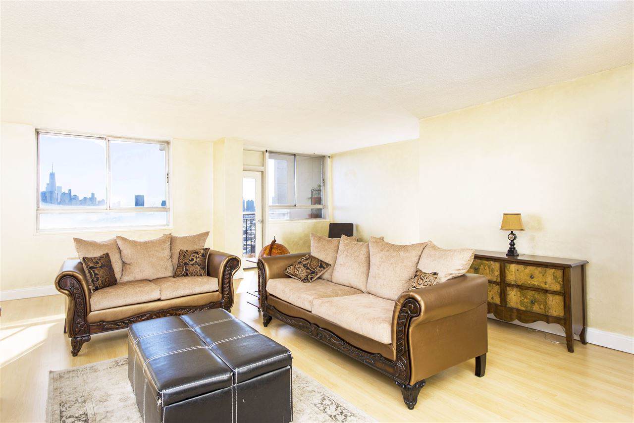 100 Manhattan Ave - Photo 1
