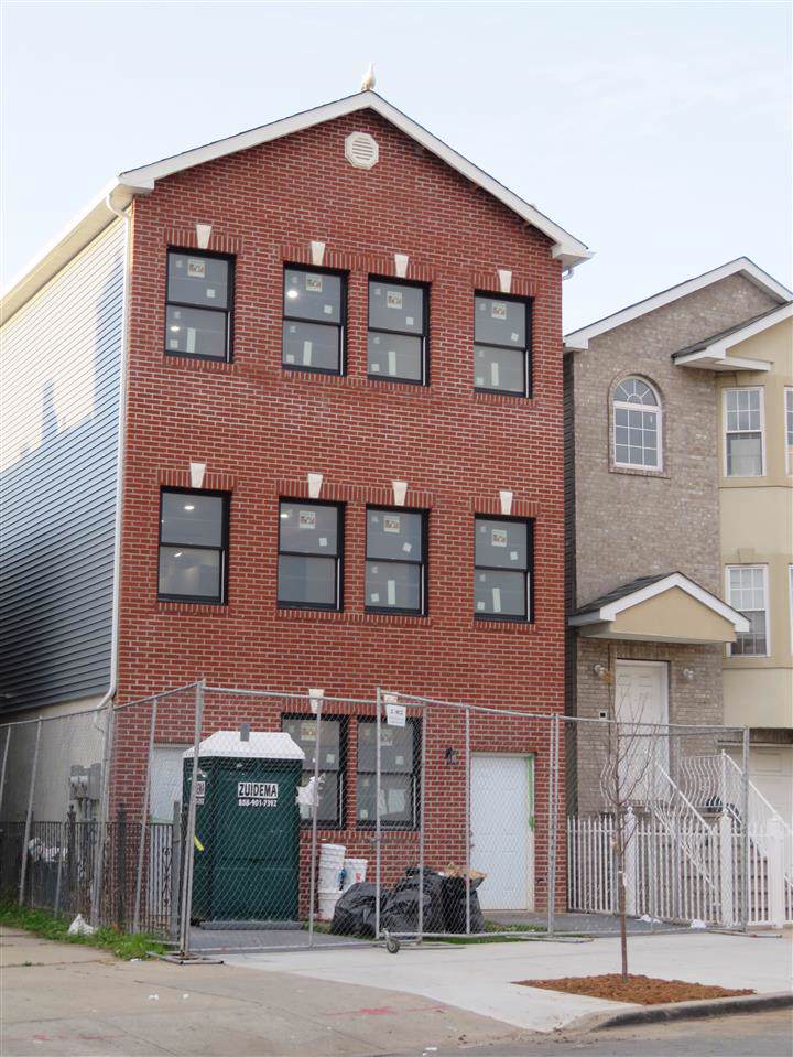 647 Ocean Ave - Photo 1