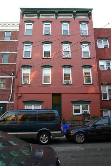 543 Bloomfield St - Photo 1