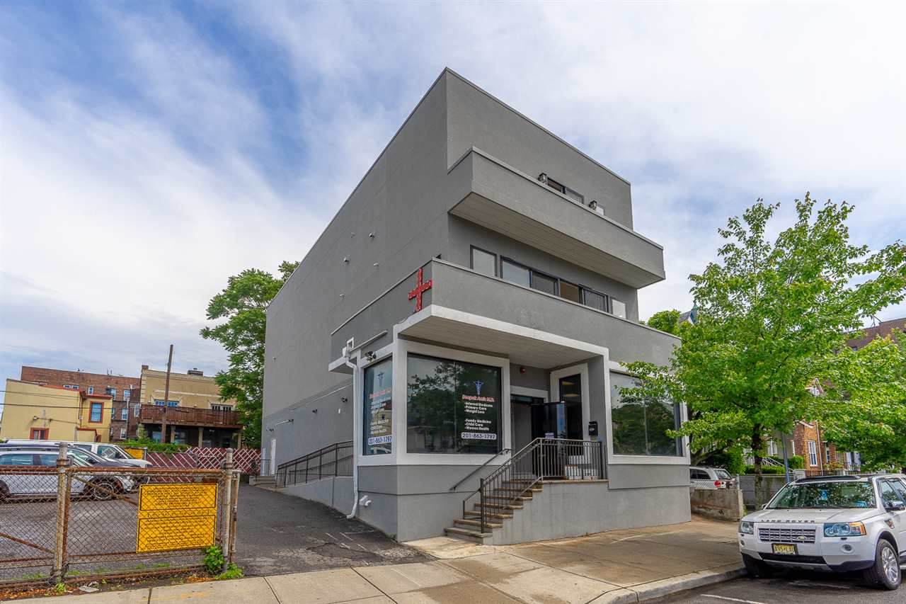 4522 Kennedy Blvd - Photo 1