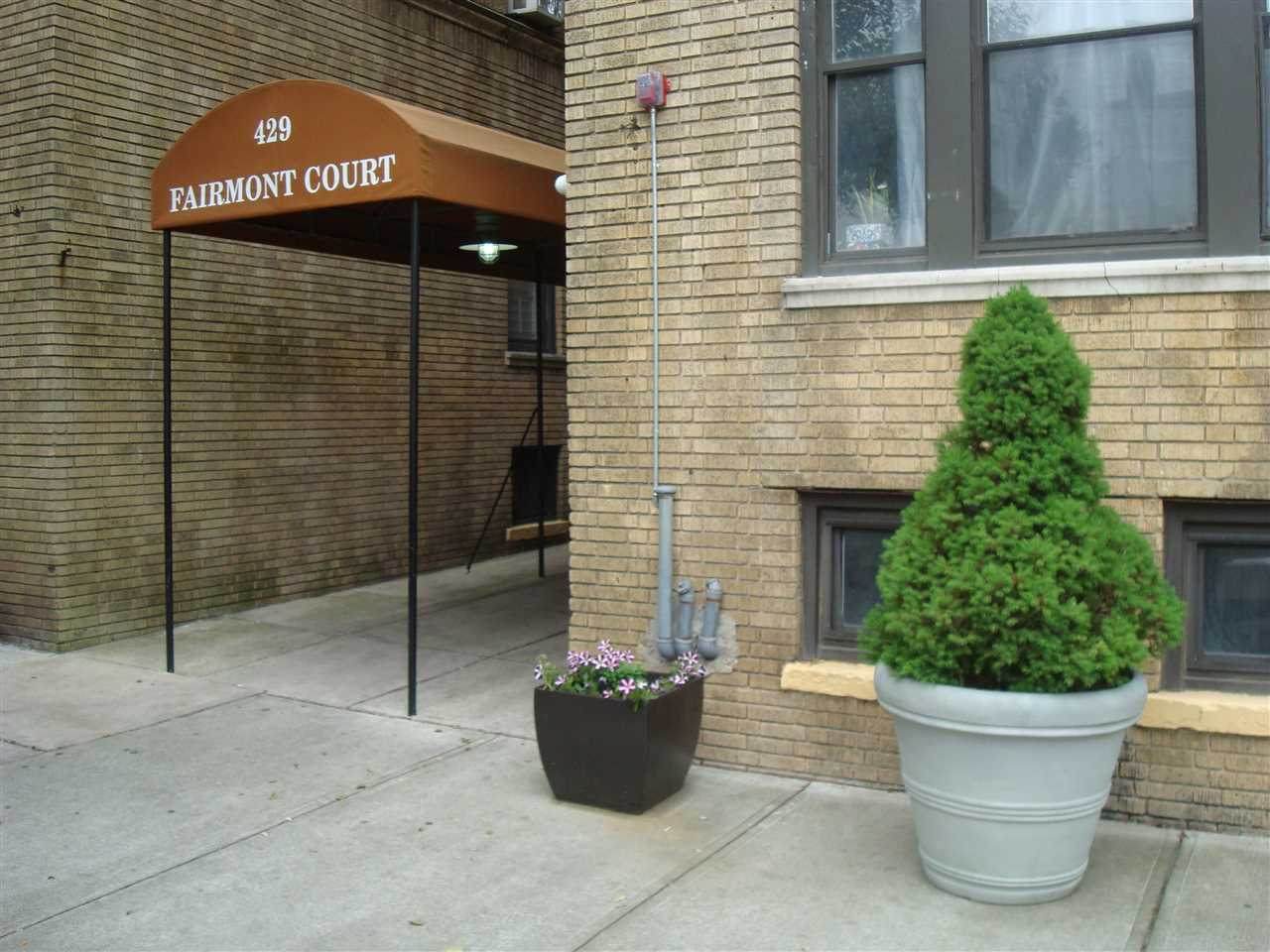 429 Fairmount Ave - Photo 1