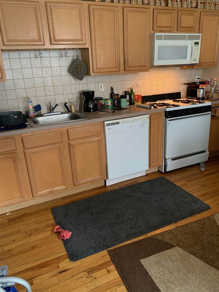 201 Madison St - Photo 1