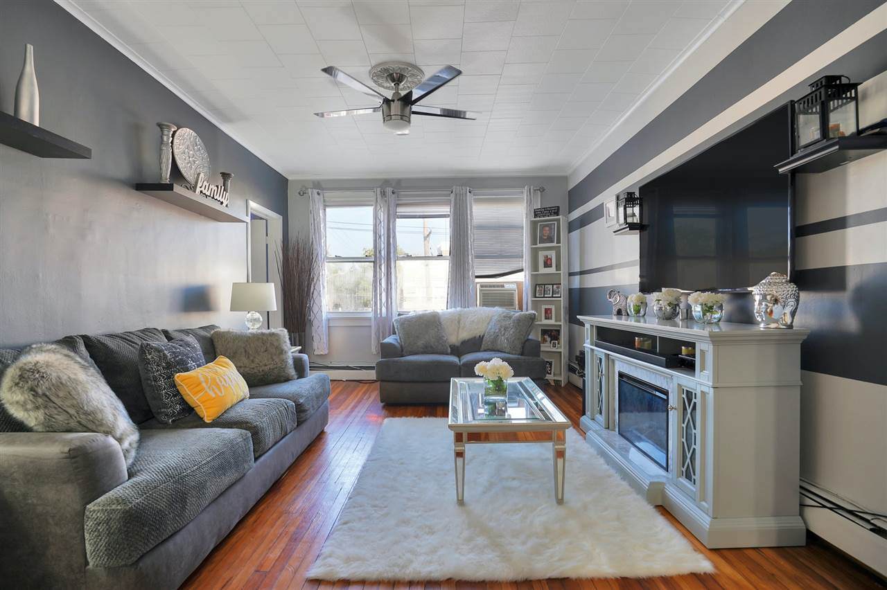 75 Nelson Ave - Photo 1