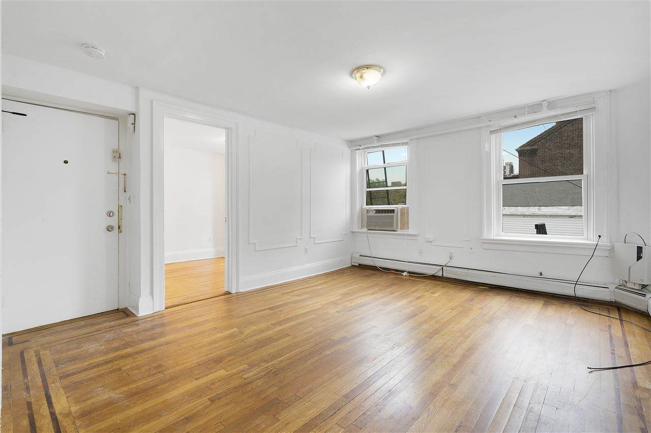 403 Washington St - Photo 1