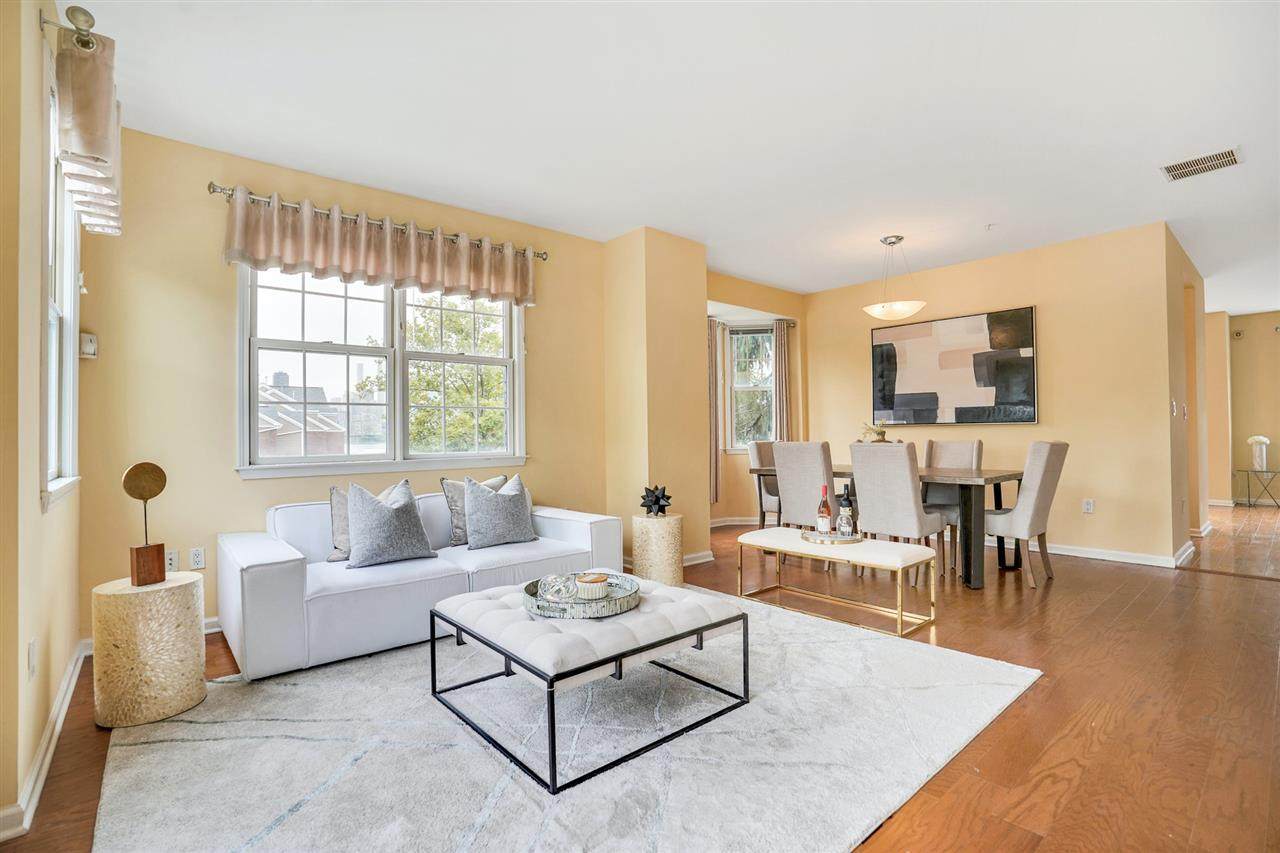 369 Kingston Ct - Photo 1