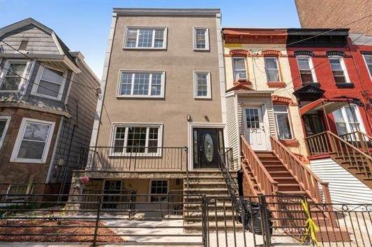 105 Storms Ave - Photo 1
