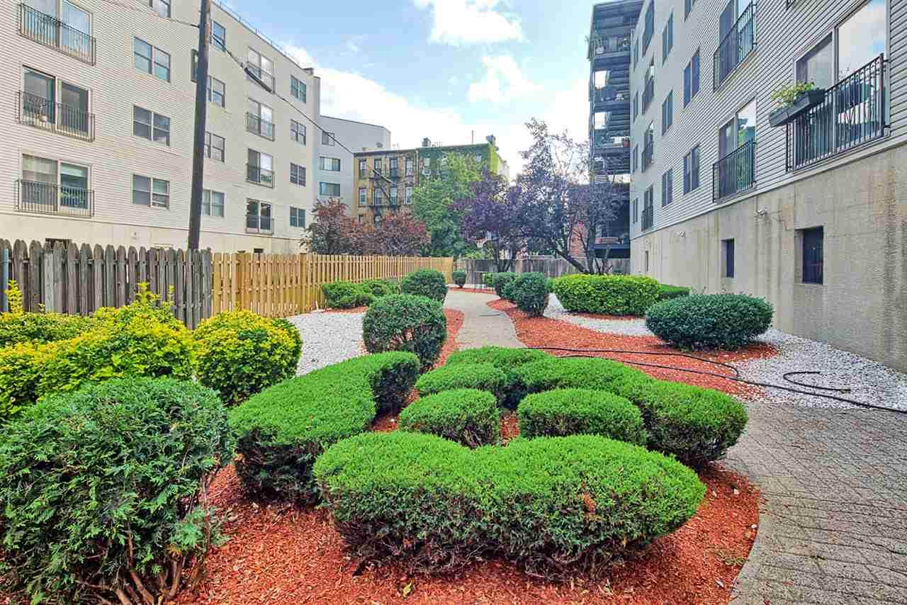 109 Jackson St - Photo 1