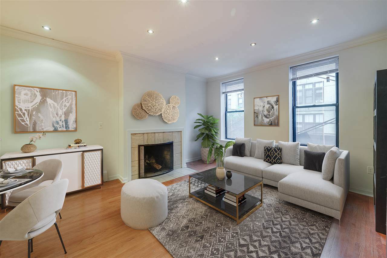 82 Bloomfield St - Photo 1
