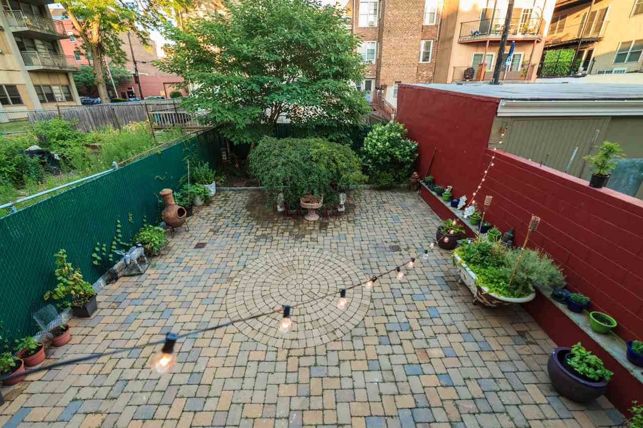 211 Jefferson St - Photo 1